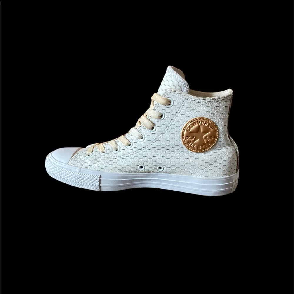 Converse Chuck Taylor All Star White Out Leather - Picture 2 of 13